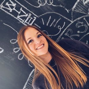 Meet your Posher, Holli